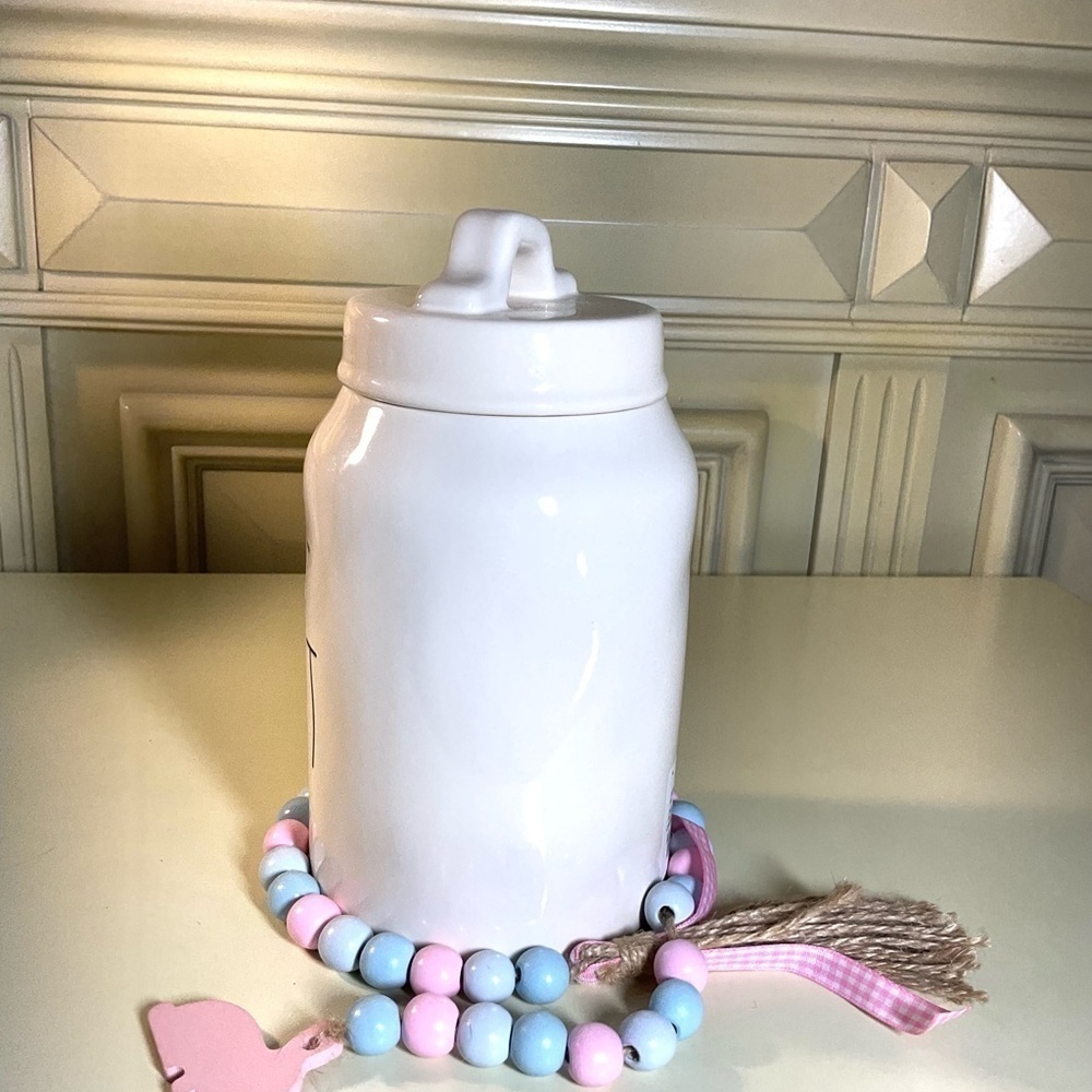 Rae Dunn EGG HUNT Easter canister with sealed lid - Picture 3 of 6